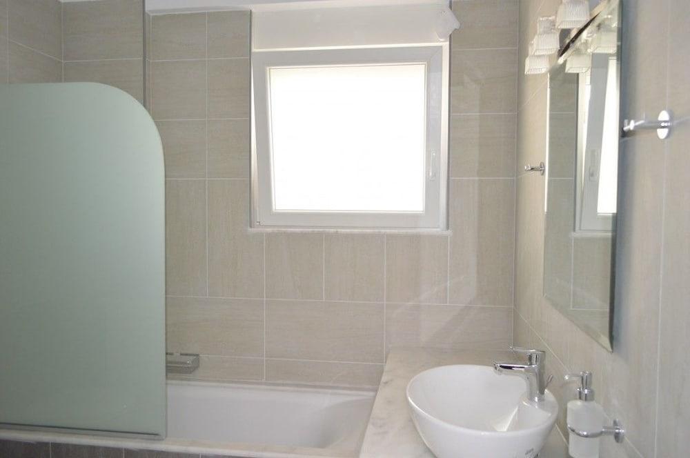 Aegean Horizon Villas * Gennadi
